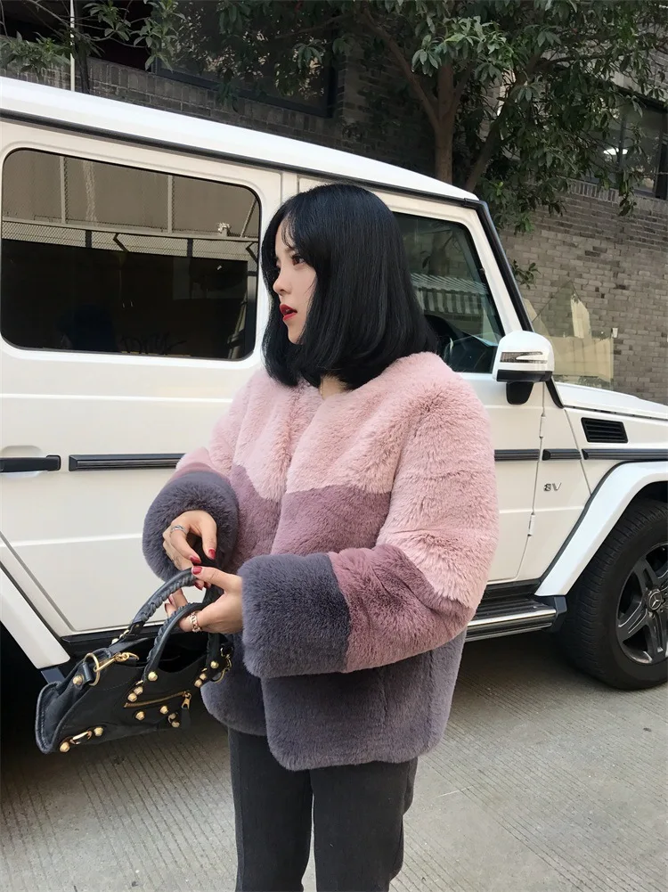 Stitching Plush Mid-length Large Size Faux Fur Oversized Coat Furry Winter Coat Jacket Women Plush Fur Coat
Stitching Plush Mid-length Large Size Faux Fur Oversized Coat Furry Winter Coat Jacket Women Plush Fur Coat