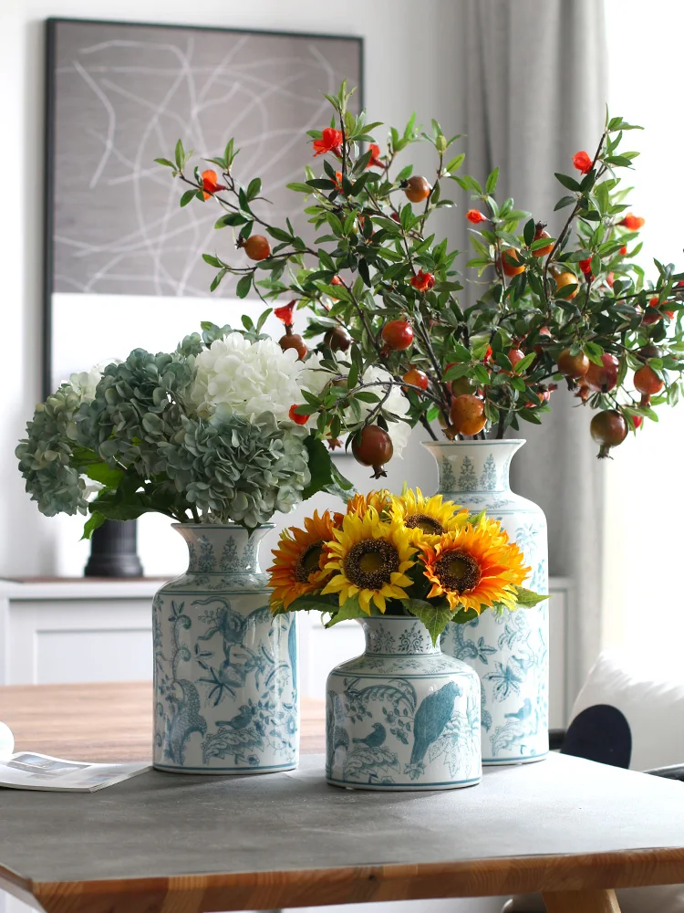 

Сине-белая фарфоровая ваза с узором в виде цветов попугая, керамическая китайская гидропонная Цветочная композиция для гостиной и цветочны...