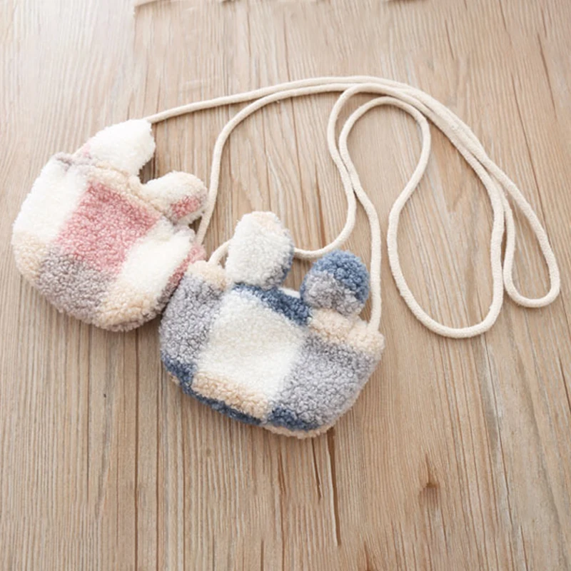 Children's Plush Plaid Sweater Winter Thick Warm Girls Plush High Collar Pullover Sweater + Cute Rabbit Ears Bag
Children's Plush Plaid Sweater Winter Thick Warm Girls Plush High Collar Pullover Sweater + Cute Rabbit Ears Bag