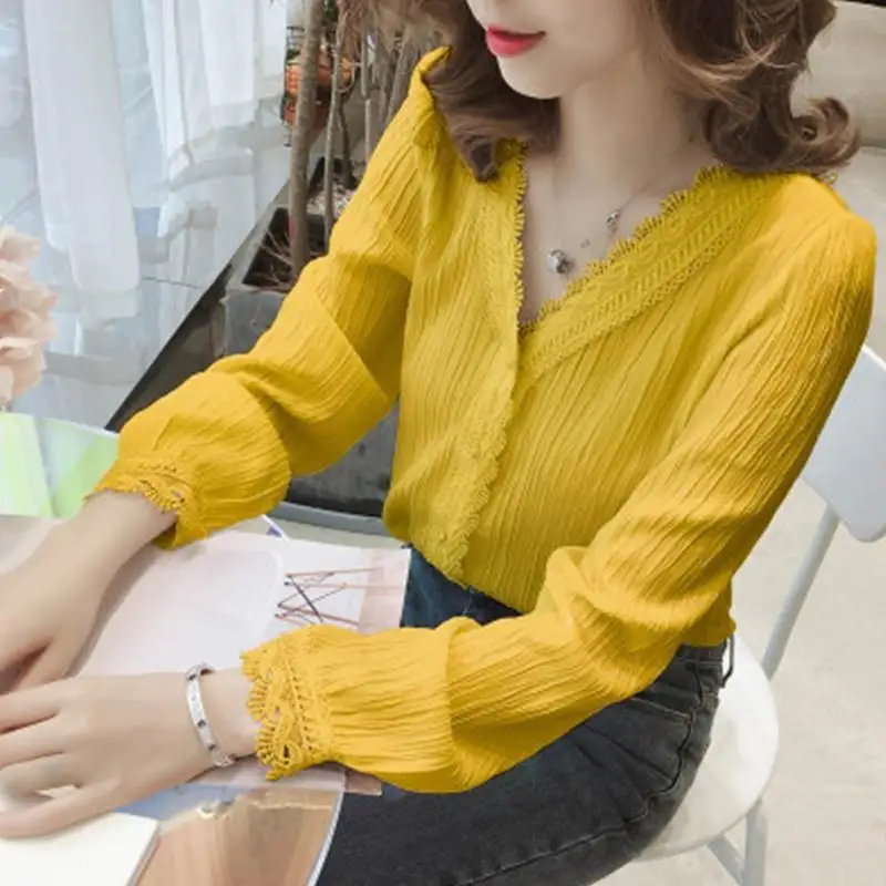 Large size women's shirt spring and autumn lace foreign style v-neck shirt slim bottoming shirt top
Large size women's shirt spring and autumn lace foreign style v-neck shirt slim bottoming shirt top