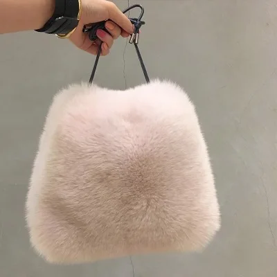 2018 New Winter Faux Fur Women Handbags Luxury Handle Totes Bag Designer Clutch Purse Ladies shoulder Bag Bolsa Feminina
2018 New Winter Faux Fur Women Handbags Luxury Handle Totes Bag Designer Clutch Purse Ladies shoulder Bag Bolsa Feminina