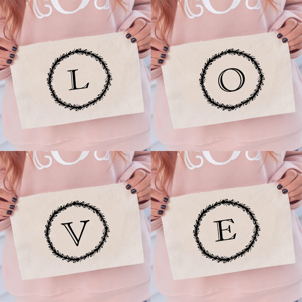 С надписью «Love», сумки для макияжа, модные косметички женские Harajuku помады, Забавный принт несессер экологический Холст молнии чехол
С надписью «Love», сумки для макияжа, модные косметички женские Harajuku помады, Забавный принт несессер экологический Холст молнии чехол
