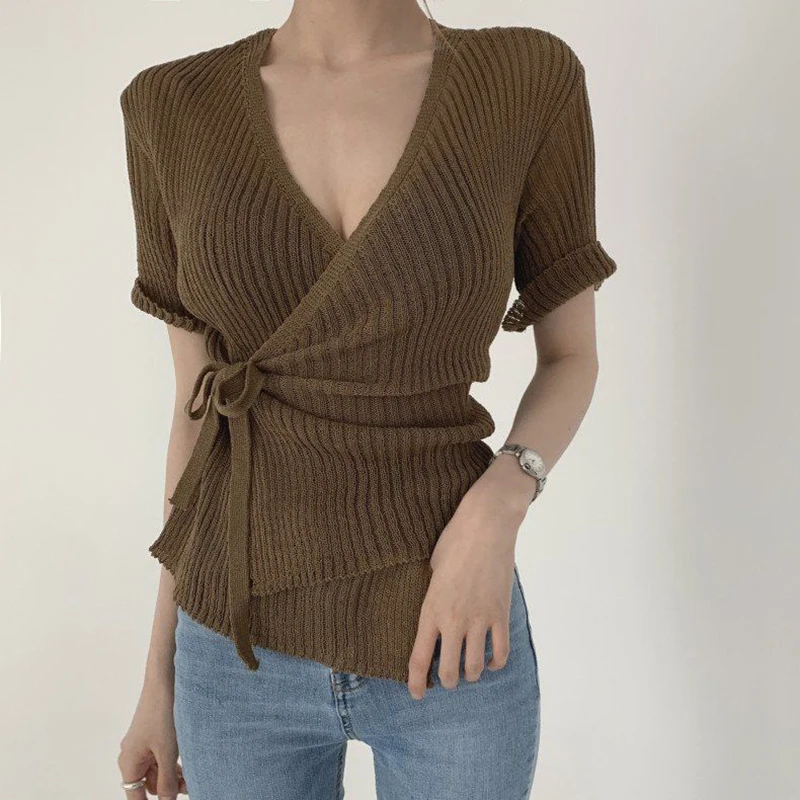 Summer Korean Fashion Sexy Slimming V-Neck Thin Side Cross Tie Waist Short Sleeve Sweater Top Femme Cardigan Mujer Women
Summer Korean Fashion Sexy Slimming V-Neck Thin Side Cross Tie Waist Short Sleeve Sweater Top Femme Cardigan Mujer Women