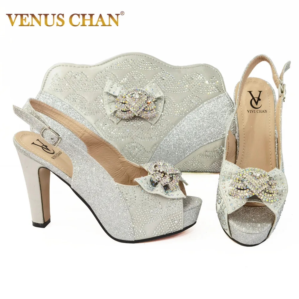 2021 African Hot Selling Special Crysral Decoration Style Italian Design Silver Color Elegant Women Shoes and Bag Set for Party
2021 African Hot Selling Special Crysral Decoration Style Italian Design Silver Color Elegant Women Shoes and Bag Set for Party
