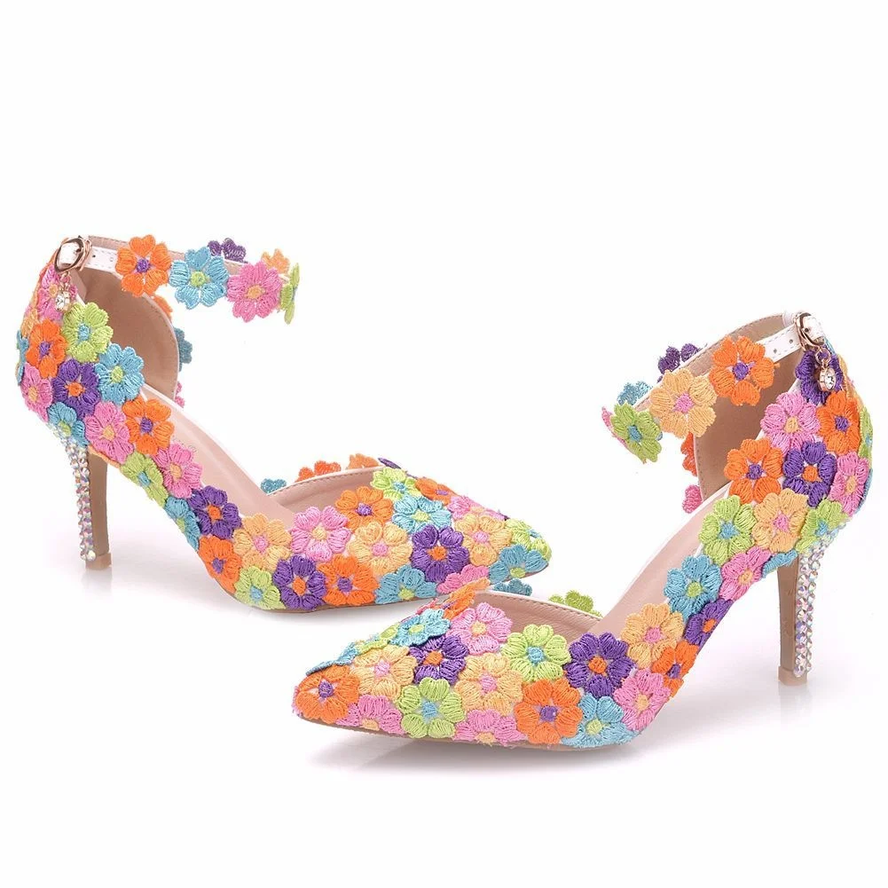 2021 summer new large sandals thin heel pointed sandals color lace wedding shoes women's diamond high heels side 
2021 summer new large sandals thin heel pointed sandals color lace wedding shoes women's diamond high heels side