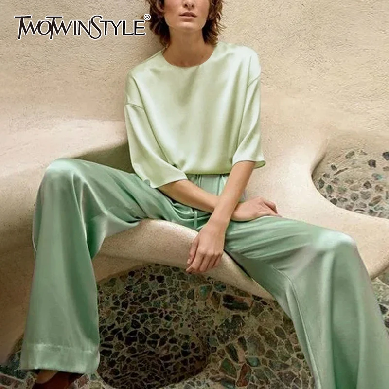 TWOTWINSTYLE Casual Sets For Female O Neck Short Sleeve Top With High Waist Lace Up Bowknot Pants Women's Set Fashion New 2021
TWOTWINSTYLE Casual Sets For Female O Neck Short Sleeve Top With High Waist Lace Up Bowknot Pants Women's Set Fashion New 2021