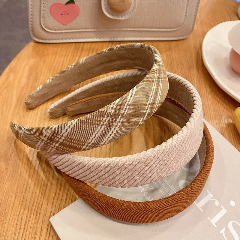 Wide-brimmed Fabric Autumn/winter Hairband Women Wild Go Out Korea Sweet Headband Press Hair Hairband Headband Hair Accessories 
Wide-brimmed Fabric Autumn/winter Hairband Women Wild Go Out Korea Sweet Headband Press Hair Hairband Headband Hair Accessories