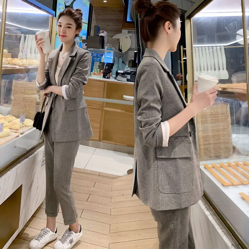 Blazer suit female 2020 new autumn Korean casual professional suit two-piece suit
Blazer suit female 2020 new autumn Korean casual professional suit two-piece suit