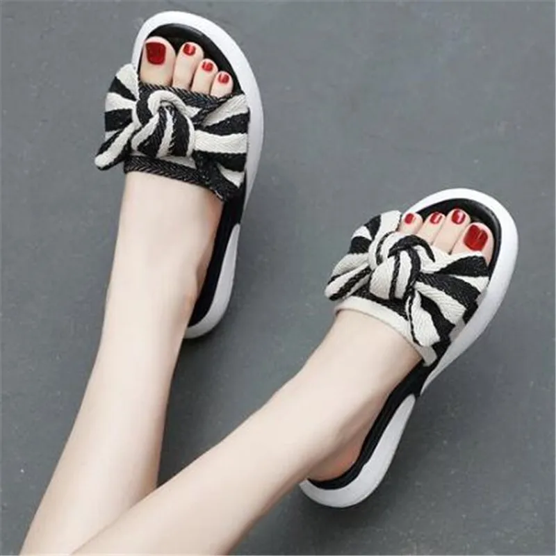 Bowknot plus size women slippers 2021 summer new fashion casual all-match womens sandals platform breathable womens shoes slides
Bowknot plus size women slippers 2021 summer new fashion casual all-match womens sandals platform breathable womens shoes slides