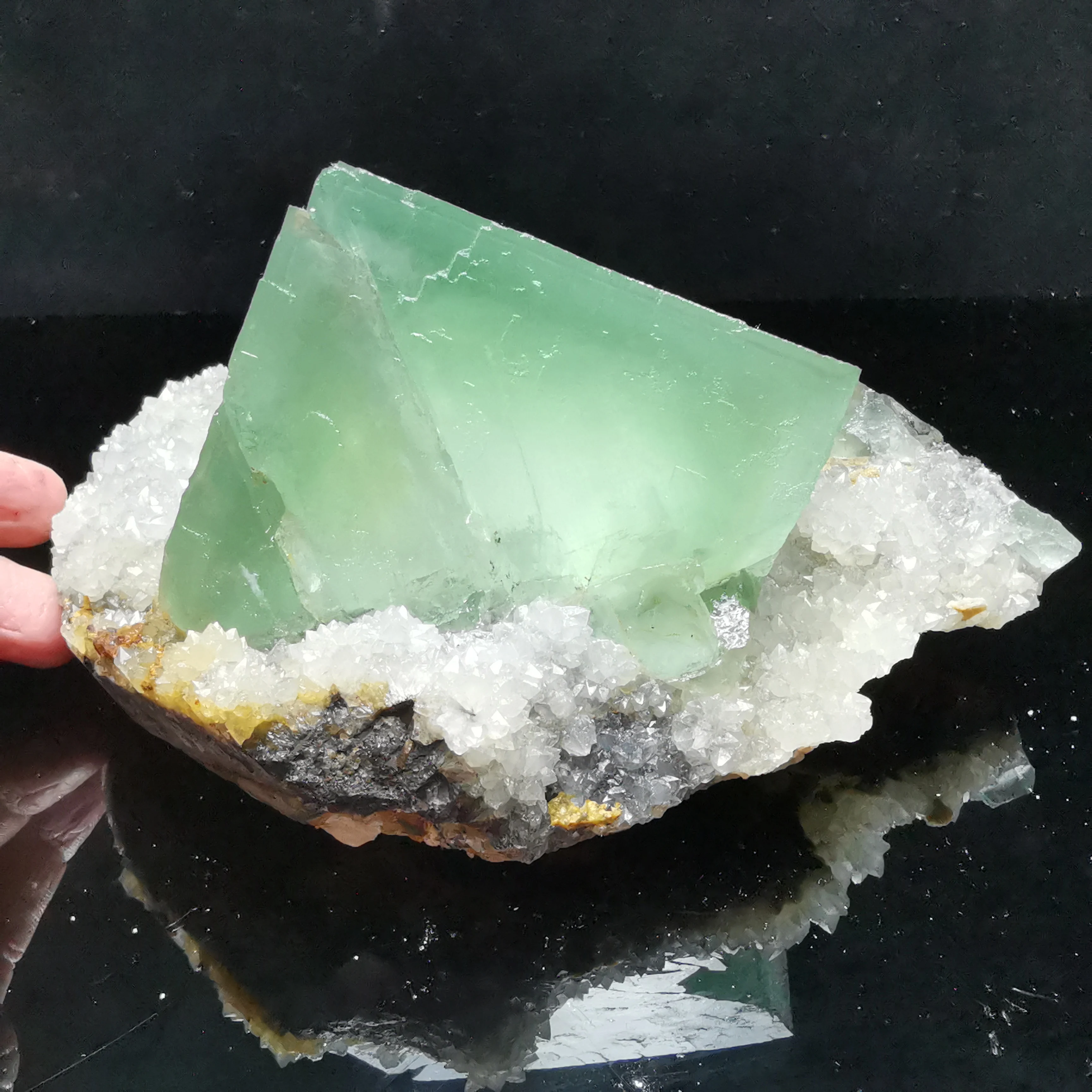 1355.7gLarge particles, perfect green fluorite and quartz symbiotic mineral healing energy QUARTZ GEM home decoration ornaments
1355.7gLarge particles, perfect green fluorite and quartz symbiotic mineral healing energy QUARTZ GEM home decoration ornaments
