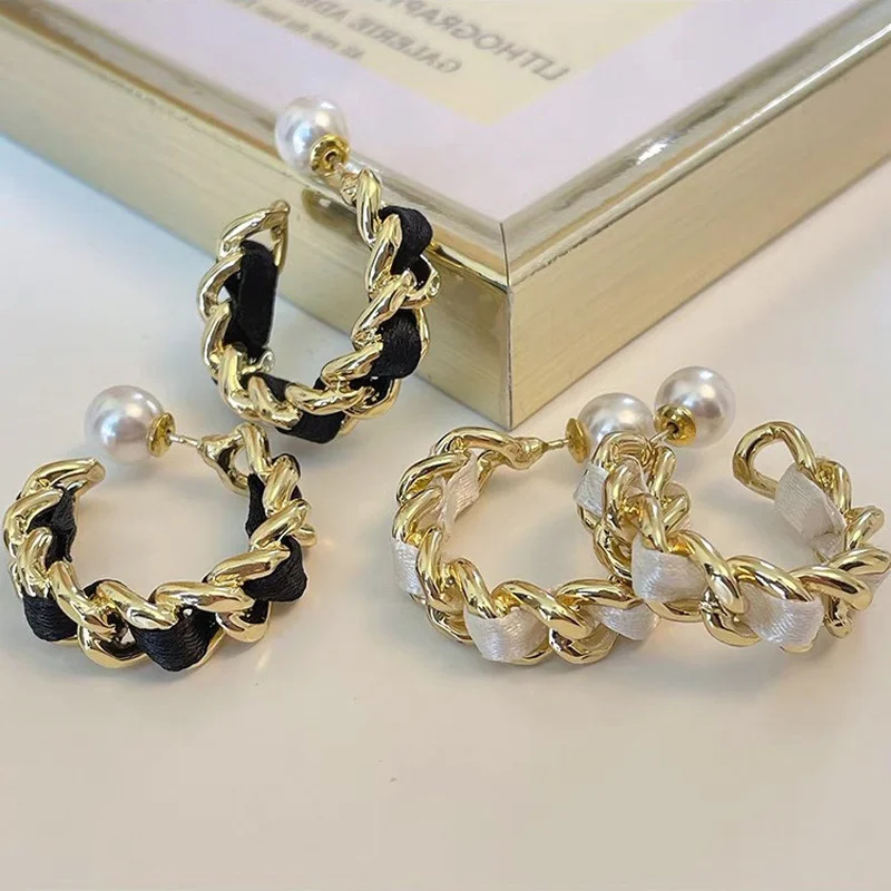 Minar Unique Design Black White Leather Hoop Earrings for Women Vintage Gold Color Metallic Twist Big Earring Hip Hop Jewelry
Minar Unique Design Black White Leather Hoop Earrings for Women Vintage Gold Color Metallic Twist Big Earring Hip Hop Jewelry