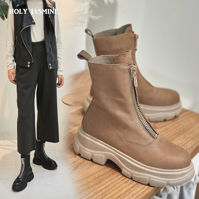 Woman Ankle Boots Cowhide Upper Shoes Ladies Boots Vintage Front Zipper Short Boots Snow Boots 2020 Autumn Winter Boots Women
Woman Ankle Boots Cowhide Upper Shoes Ladies Boots Vintage Front Zipper Short Boots Snow Boots 2020 Autumn Winter Boots Women