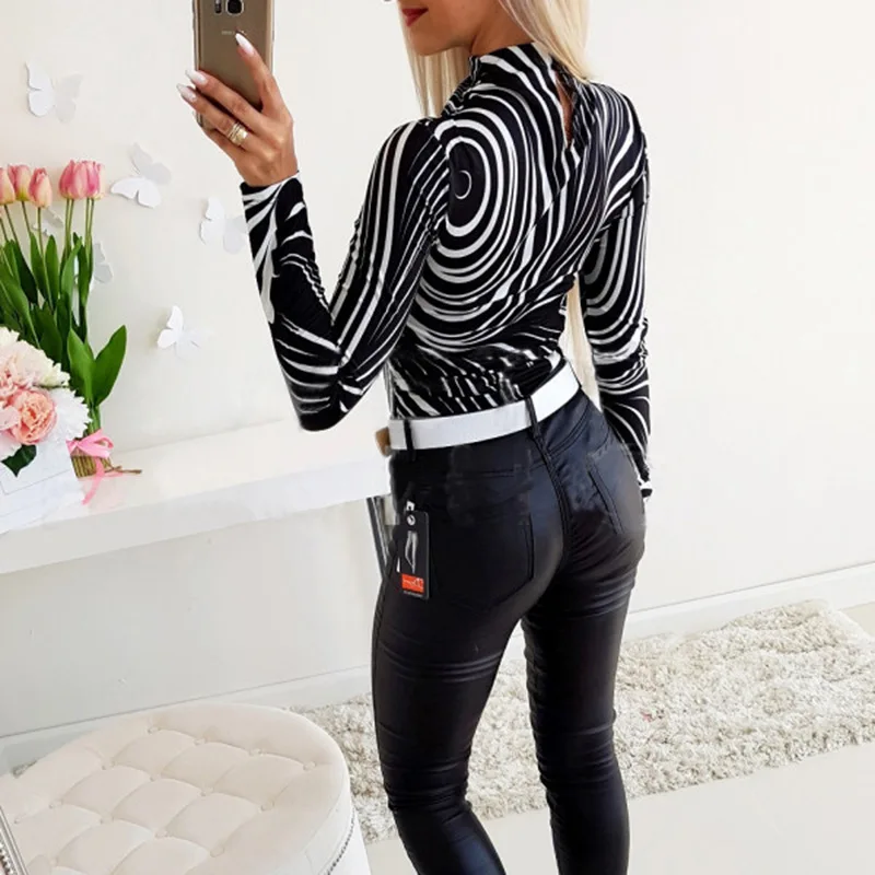 Women's New Slim-Fit Printed Long-Sleeved T-shirt Top Stand Collar Paisley Womens Shirts on Autumn and Winter
Women's New Slim-Fit Printed Long-Sleeved T-shirt Top Stand Collar Paisley Womens Shirts on Autumn and Winter
