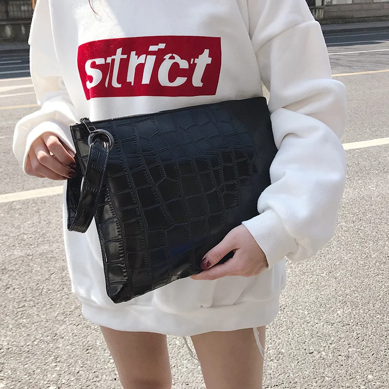 Женский клатч из кожи крокодила, женская вечерняя сумка с ремешком на запястье 
Женский клатч из кожи крокодила, женская вечерняя сумка с ремешком на запястье