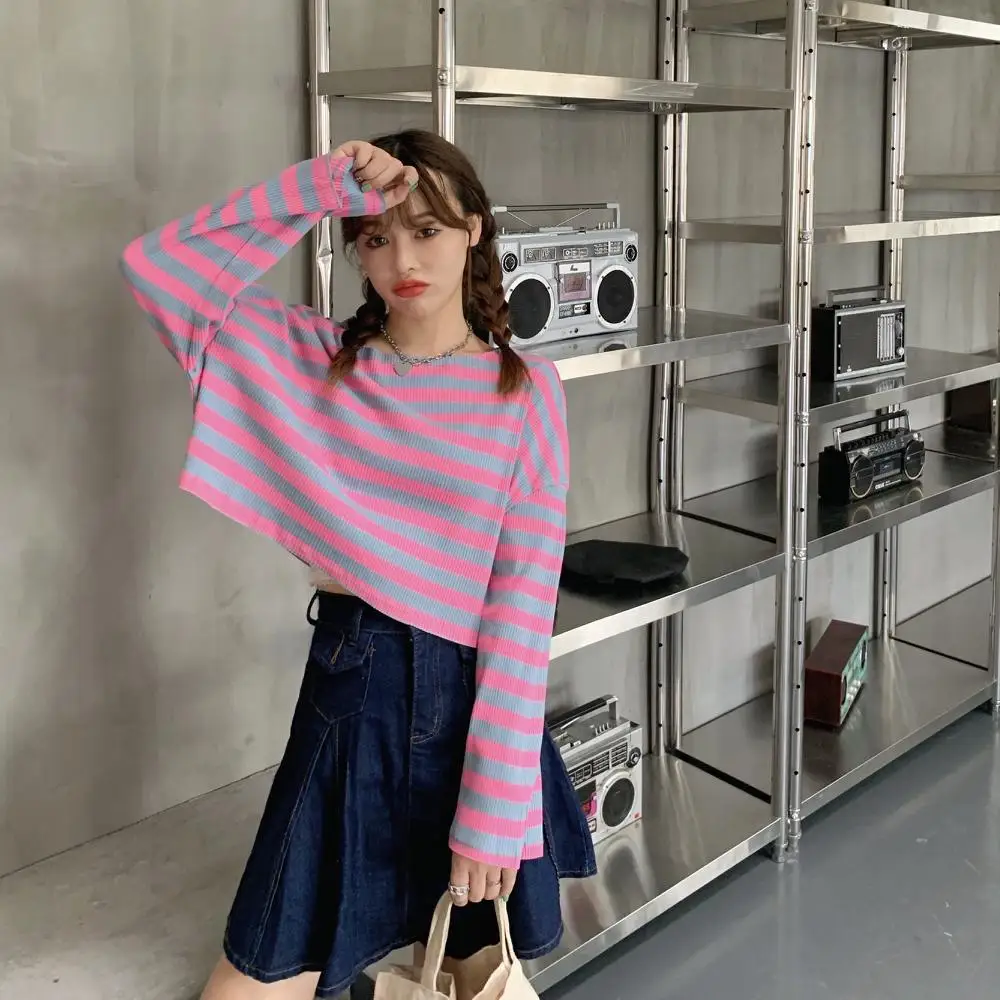2020 Korean autumn new color matching stripe off shoulder short long sleeve top, women's sweater loose sweater
2020 Korean autumn new color matching stripe off shoulder short long sleeve top, women's sweater loose sweater