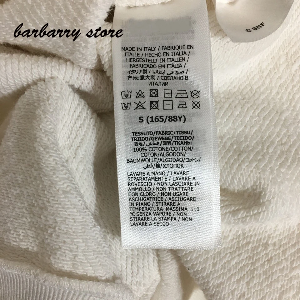 2021 luxury brand banana letter printing fashion women's top temperament round neck versatile loose casual long sleeve Pullover
2021 luxury brand banana letter printing fashion women's top temperament round neck versatile loose casual long sleeve Pullover