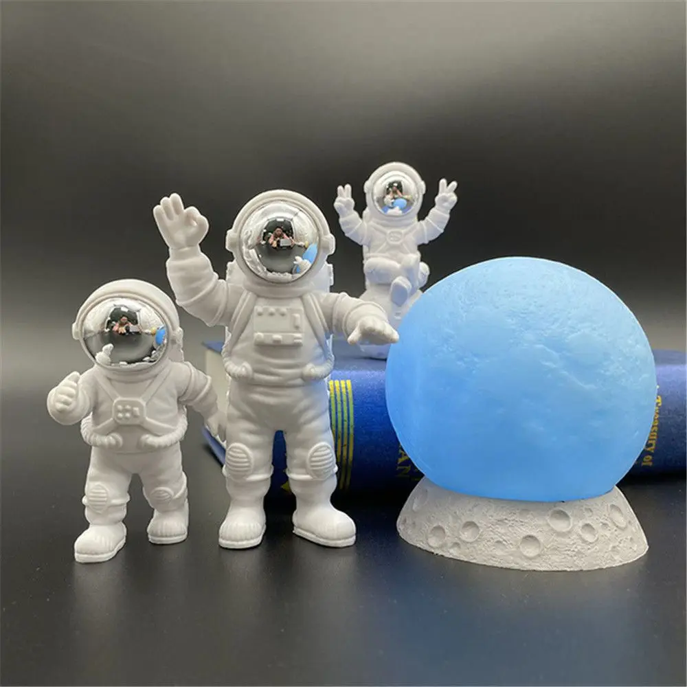 1set Astronaut Ornaments Figurines Spaceman With Moon Sculpture Home Decor Space Birthday Cosmonaut Statues Gift
1set Astronaut Ornaments Figurines Spaceman With Moon Sculpture Home Decor Space Birthday Cosmonaut Statues Gift