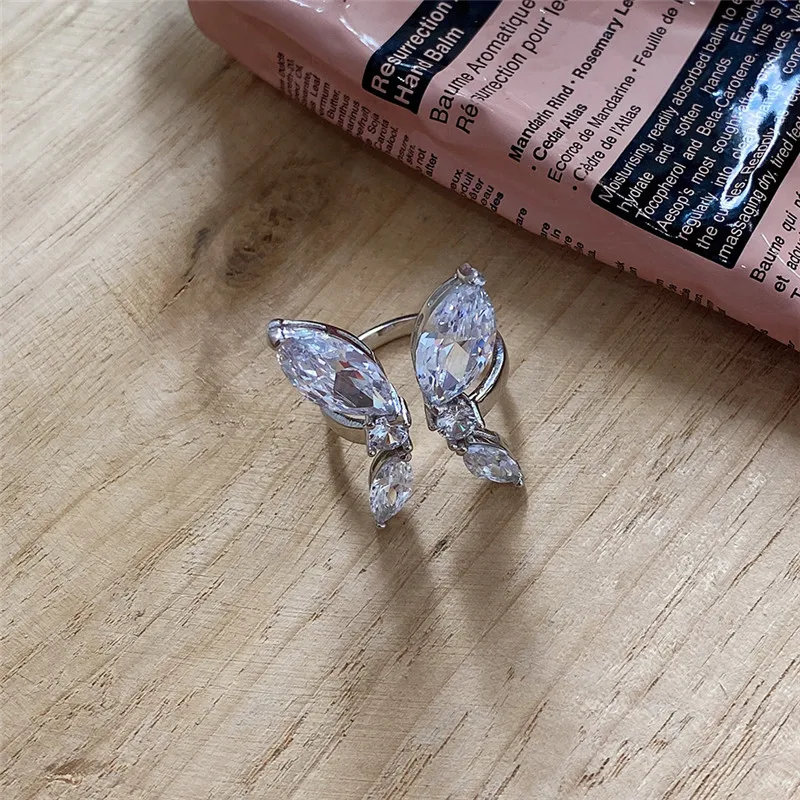 POFUNUO Women Stylish French Style AAA Zircon Rings For Female Wedding Luxury Jewelry 925 Real Sterling Hyperbole Butterfly Ring
POFUNUO Women Stylish French Style AAA Zircon Rings For Female Wedding Luxury Jewelry 925 Real Sterling Hyperbole Butterfly Ring