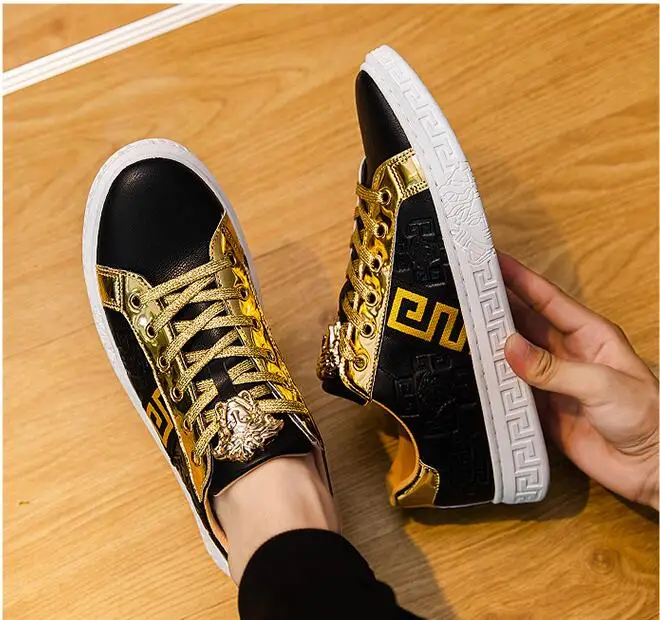 men shoes sport designer sneakers zapatillas jogging shoes casual man white plat shoes 
men shoes sport designer sneakers zapatillas jogging shoes casual man white plat shoes
