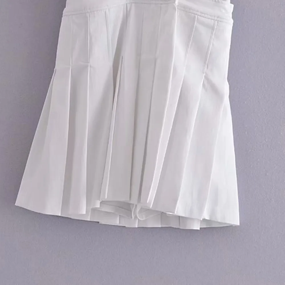 2021 latest V-neck closed waist short sleeve white shirt women's casual pleated dress
2021 latest V-neck closed waist short sleeve white shirt women's casual pleated dress