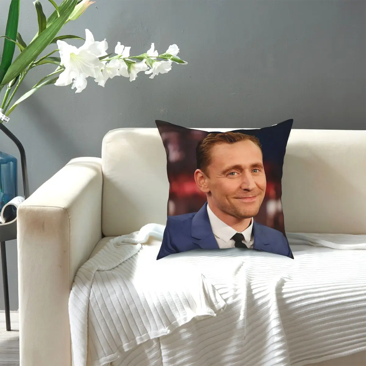 Tommy Hiddles Pillowcase Printing Polyester Cushion Cover Decor Pillow Case Cover Sofa Zipper 45*45 cm 
Tommy Hiddles Pillowcase Printing Polyester Cushion Cover Decor Pillow Case Cover Sofa Zipper 45*45 cm
