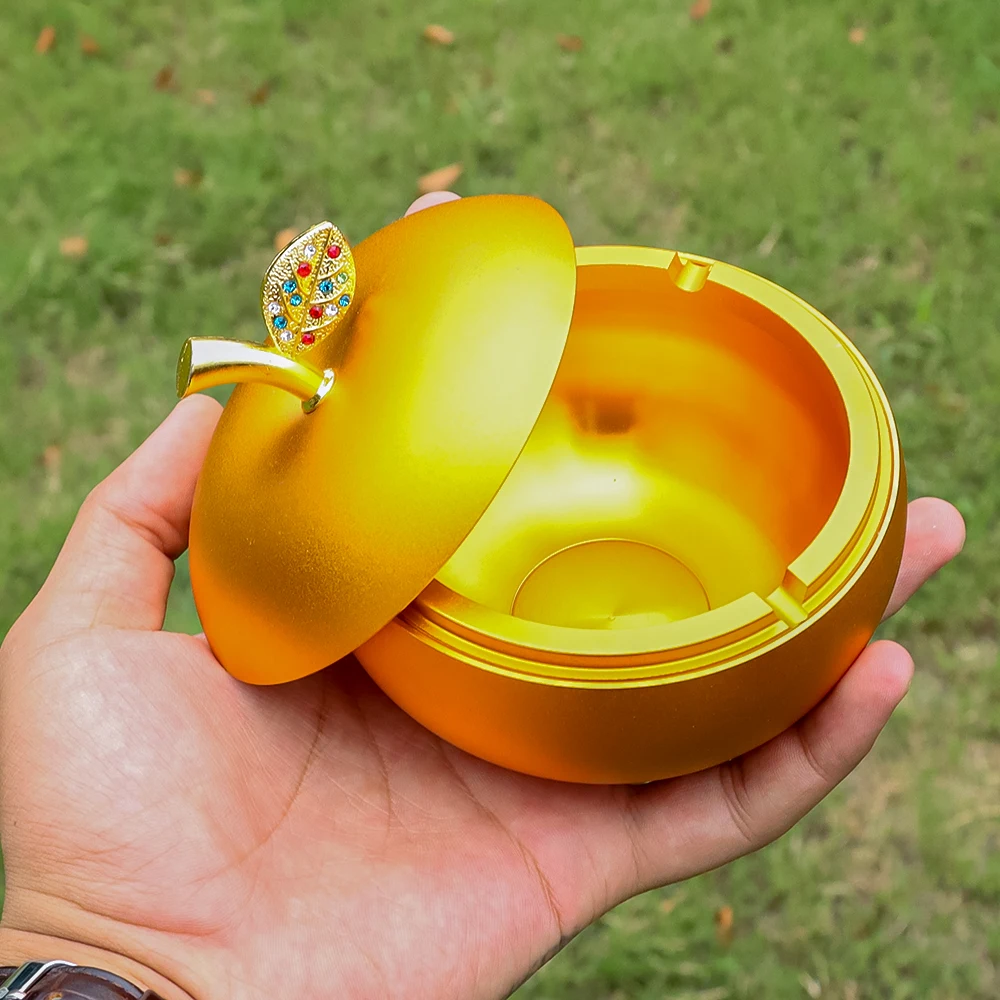 HONEYPUFF High-end Exquisite Metal Apple Shaped Open Lid Ashtray Case Cigars Ash Smoking Ashtray Suit Women Men Smoker Outdoor
HONEYPUFF High-end Exquisite Metal Apple Shaped Open Lid Ashtray Case Cigars Ash Smoking Ashtray Suit Women Men Smoker Outdoor