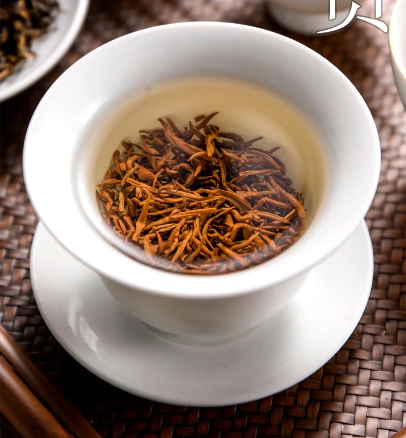 Black Tea Tea 2020 New Tea Jin Jun Mei Tea Gift Set Wuyi Honey Flavor Jin Junmei 500G
Black Tea Tea 2020 New Tea Jin Jun Mei Tea Gift Set Wuyi Honey Flavor Jin Junmei 500G