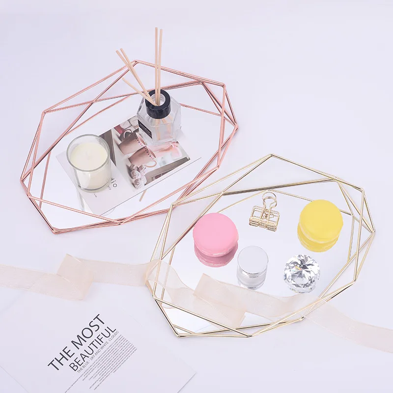 Iron art three-dimensional storage plate hexagon gold desktop storage plate Nordic simple cosmetics jewelry finishing
Iron art three-dimensional storage plate hexagon gold desktop storage plate Nordic simple cosmetics jewelry finishing