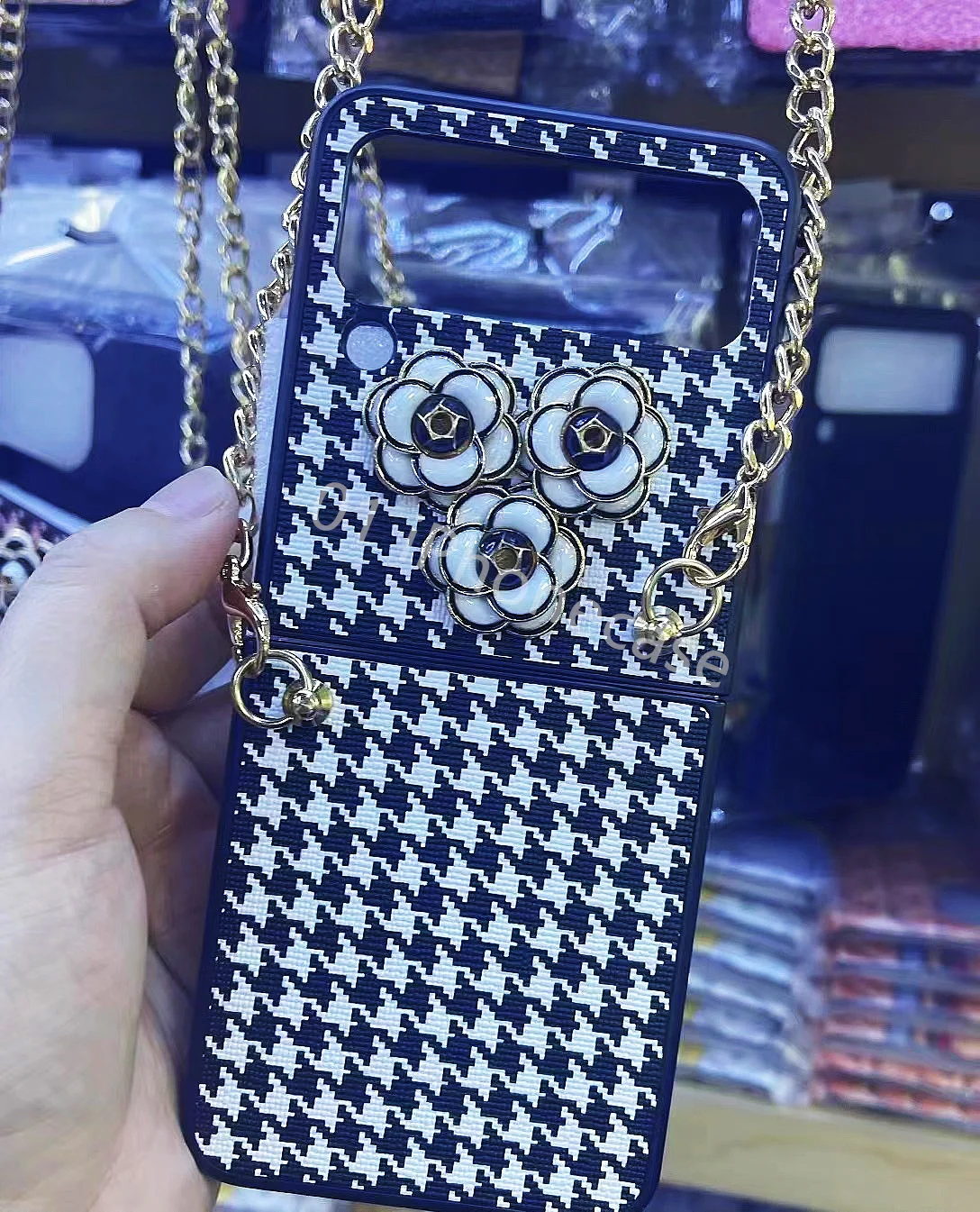 Houndstooth For Samsung Galaxy Z Flip 3 5G Phone Case Chains Shoulder Strap Cloth Hard Shockproof Slim Back Cover For Z Flip1 2 
Houndstooth For Samsung Galaxy Z Flip 3 5G Phone Case Chains Shoulder Strap Cloth Hard Shockproof Slim Back Cover For Z Flip1 2