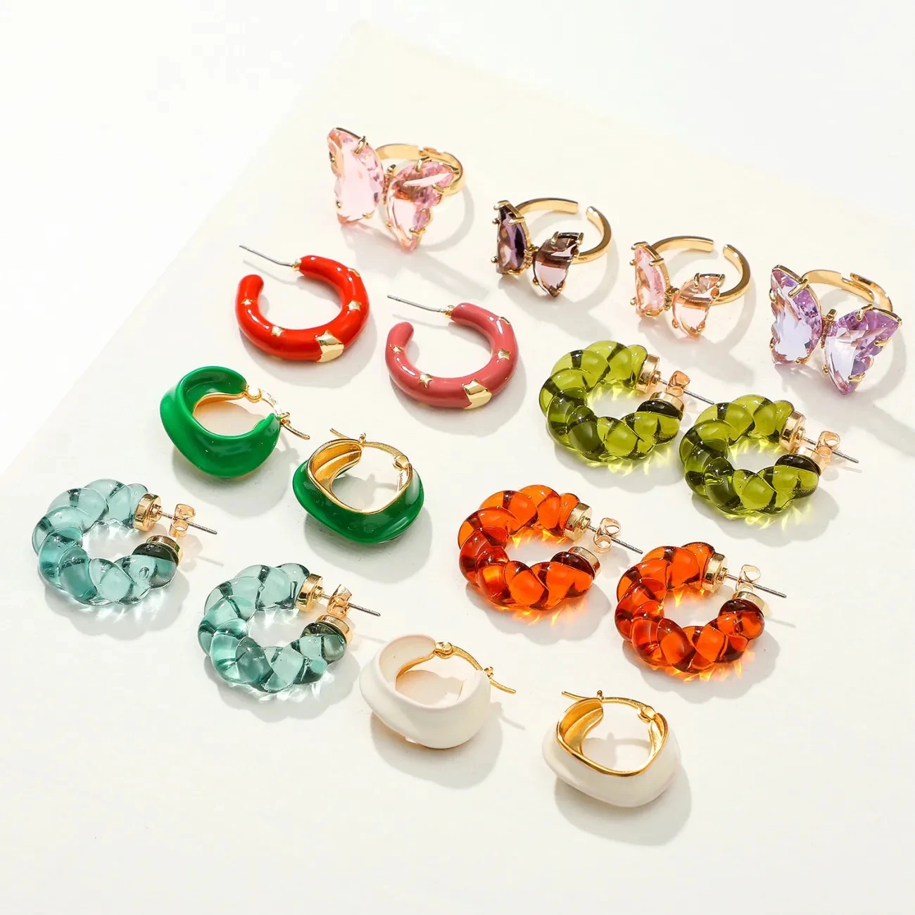 Trendy Transparent Resin Earrings for Women C-Shape Geometry Twist Stud Earrings Female Delicate Ear Studs Vintage Jewelry Gifts
Trendy Transparent Resin Earrings for Women C-Shape Geometry Twist Stud Earrings Female Delicate Ear Studs Vintage Jewelry Gifts