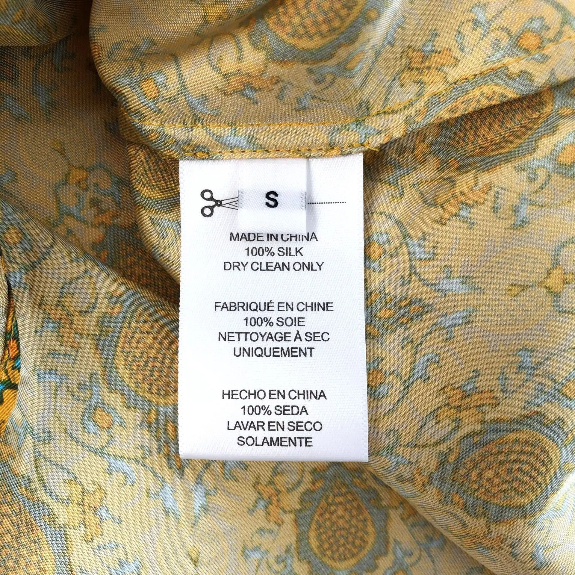 100% Silk Women Blouse Pineapple Printed Long Sleeve Female Casual Clothes Stand Collar Shirt
100% Silk Women Blouse Pineapple Printed Long Sleeve Female Casual Clothes Stand Collar Shirt