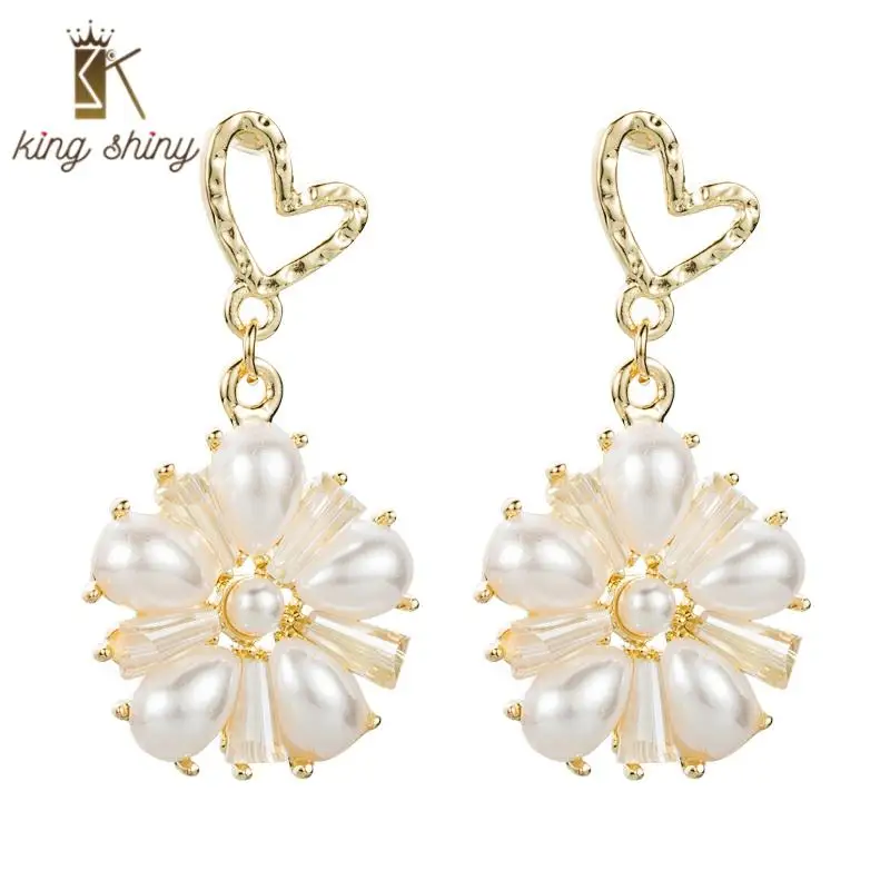 Korean Vintage Simulated Pearl Flower Dangle Earrings Elegant Shiny Crystal Heart Drop Earrings Girls Party Ear Jewelry Brincos
Korean Vintage Simulated Pearl Flower Dangle Earrings Elegant Shiny Crystal Heart Drop Earrings Girls Party Ear Jewelry Brincos