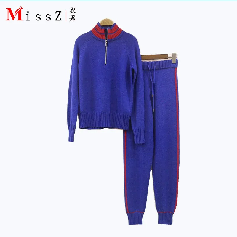 High-end mercerized wool collared high collar zippered cardigan two-piece fashion casual hooded pantsuit
High-end mercerized wool collared high collar zippered cardigan two-piece fashion casual hooded pantsuit