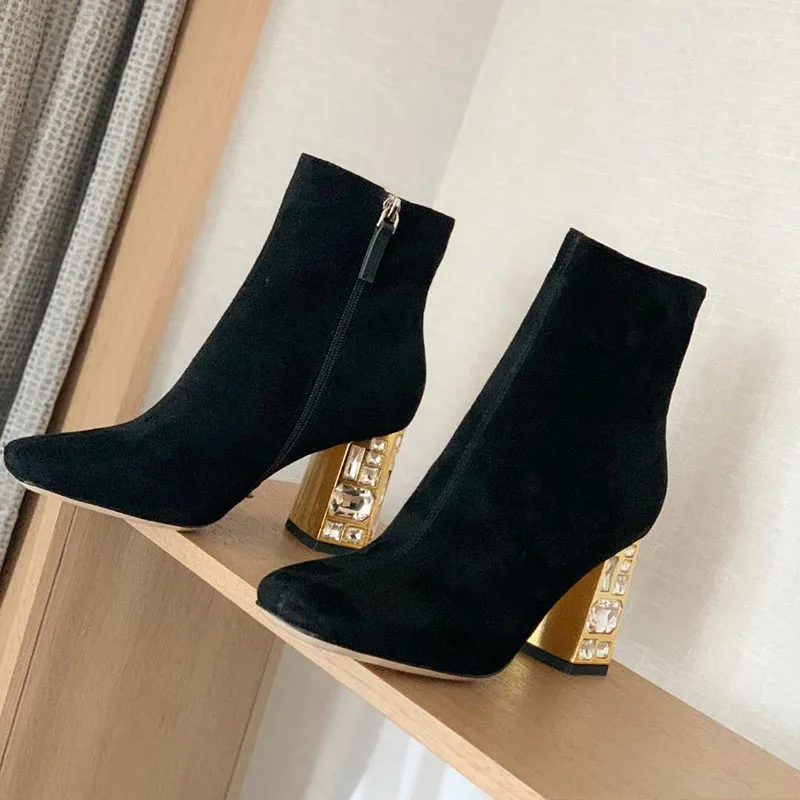 2020 Black Real Suede Ankle Boots Women Square Toe Diamond Strange High Heel Botas De Mujer Fashion Party Shoes
2020 Black Real Suede Ankle Boots Women Square Toe Diamond Strange High Heel Botas De Mujer Fashion Party Shoes