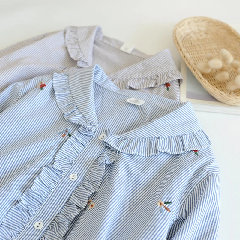 Spring Casual Stripe Embroidery Shirt Women Turn Down Collar Long Sleeved Edible Tree Fungus Ruffled Cotton Blouses Tops U305
Spring Casual Stripe Embroidery Shirt Women Turn Down Collar Long Sleeved Edible Tree Fungus Ruffled Cotton Blouses Tops U305
