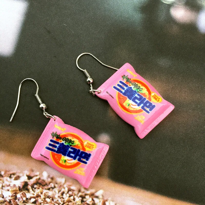New Fashion Funny Personality Instant Noodles Food Drop Earrings for Women Girls Cute Resin Noodles Earrings Jewelry Brincos
New Fashion Funny Personality Instant Noodles Food Drop Earrings for Women Girls Cute Resin Noodles Earrings Jewelry Brincos
