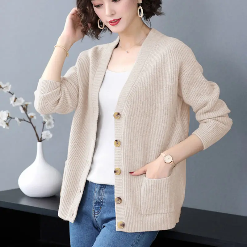 Women 2021 Spring Autumn Knit Cardigans Sweater Female V Neck Loose Pull Sweater with Pocket Casual Cardigan Jacket Coat C168
Women 2021 Spring Autumn Knit Cardigans Sweater Female V Neck Loose Pull Sweater with Pocket Casual Cardigan Jacket Coat C168