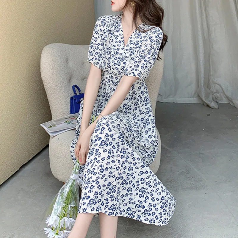 2021 Summer New Women's Vintage Floral Printed Chiffon Dresses Korean Short Sleeve Slim Boho Beach Midi Dress Vestidos De Mujer
2021 Summer New Women's Vintage Floral Printed Chiffon Dresses Korean Short Sleeve Slim Boho Beach Midi Dress Vestidos De Mujer