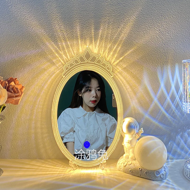 Qianlixun creative decoration charging mirror headlight magic crown makeup mirror little fairy home veil fill light mirror
Qianlixun creative decoration charging mirror headlight magic crown makeup mirror little fairy home veil fill light mirror