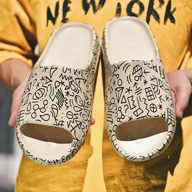 35~46 Designer Kanye West Men 2021 fashion Women Foam runner summer men's slide casual slippers beach shoes eva injection shoes
35~46 Designer Kanye West Men 2021 fashion Women Foam runner summer men's slide casual slippers beach shoes eva injection shoes