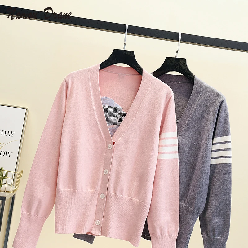 Knitted Sweater Pullovers Female Knitted Swan Printed Cardigan Shirts Lady Knitting Jumper Tops Outwear 2021 Women Autumn Winter
Knitted Sweater Pullovers Female Knitted Swan Printed Cardigan Shirts Lady Knitting Jumper Tops Outwear 2021 Women Autumn Winter