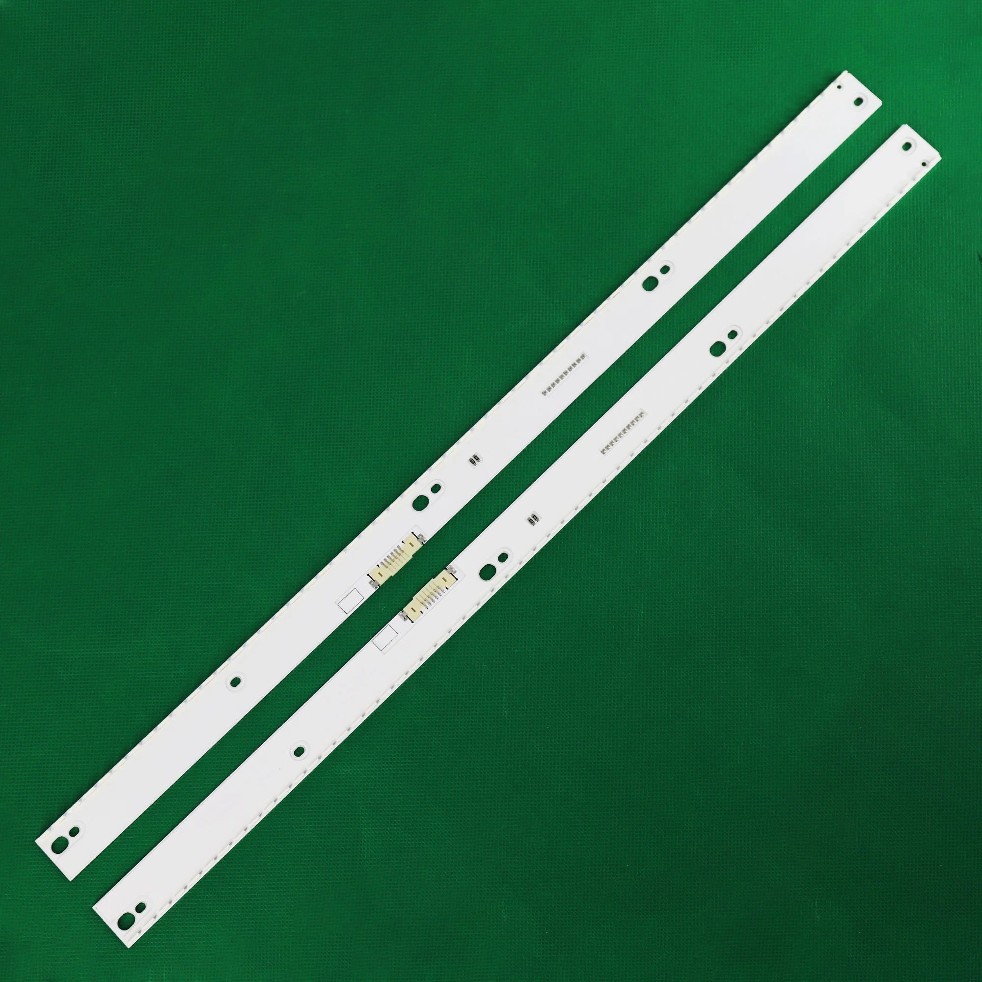 New 2 PCS LED backlight strip for Samsung UE49KU6670U UE49KU6500 UE49MU6500 BN96-39674A 39673A 39671A 39672A BN96-39880A 39882A
New 2 PCS LED backlight strip for Samsung UE49KU6670U UE49KU6500 UE49MU6500 BN96-39674A 39673A 39671A 39672A BN96-39880A 39882A