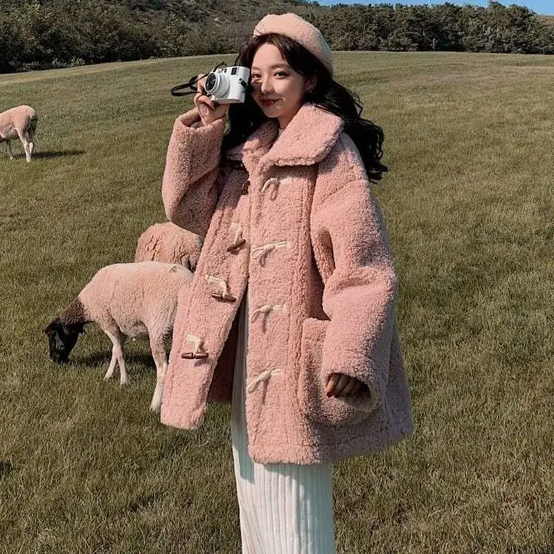 Lamb Wool Coat Women Short Warm Coat 2022 Winter New Korean Fashion Preppy Style Freshing Stand-up Collar Thick Fur Coat Trend
Lamb Wool Coat Women Short Warm Coat 2022 Winter New Korean Fashion Preppy Style Freshing Stand-up Collar Thick Fur Coat Trend