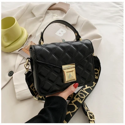Wide Shoulder Strap Handbags New Fashion Rhombus Bag Shoulder Diagonal Portable Small Square Bag 
Wide Shoulder Strap Handbags New Fashion Rhombus Bag Shoulder Diagonal Portable Small Square Bag