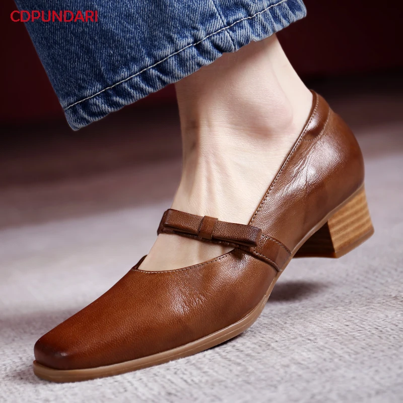 Туфли-лодочки женские из натуральной кожи, коричневые, на среднем каблуке, весна-лето, закрытые туфли для вечеринки
Туфли-лодочки женские из натуральной кожи, коричневые, на среднем каблуке, весна-лето, закрытые туфли для вечеринки