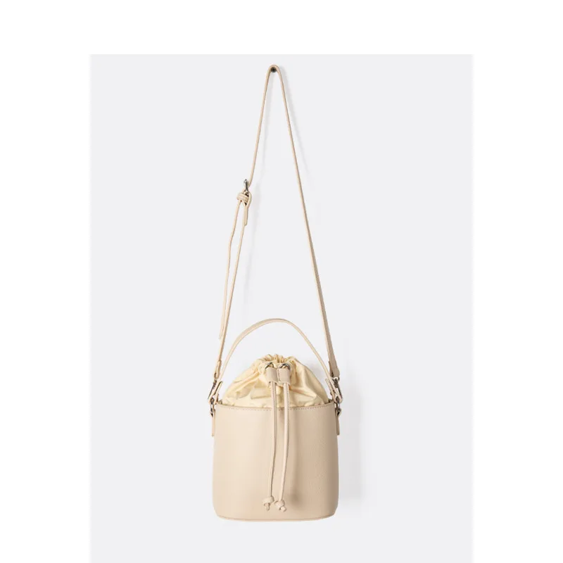 Explosions Handbags 2021 Shoulder Messenger Bag Creative Stitching PU Bucket Bag
Explosions Handbags 2021 Shoulder Messenger Bag Creative Stitching PU Bucket Bag
