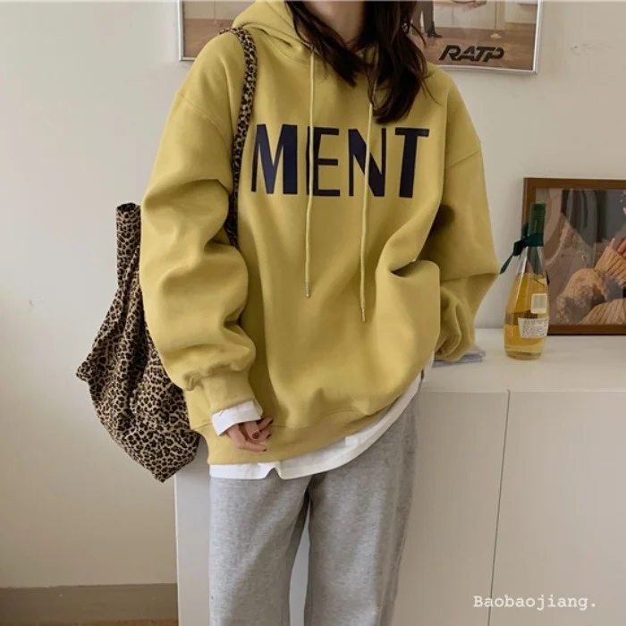 Hong Kong Chic Women's Fall 2021 New Niche Design Plush Letter Printed Loose Top
Hong Kong Chic Women's Fall 2021 New Niche Design Plush Letter Printed Loose Top
