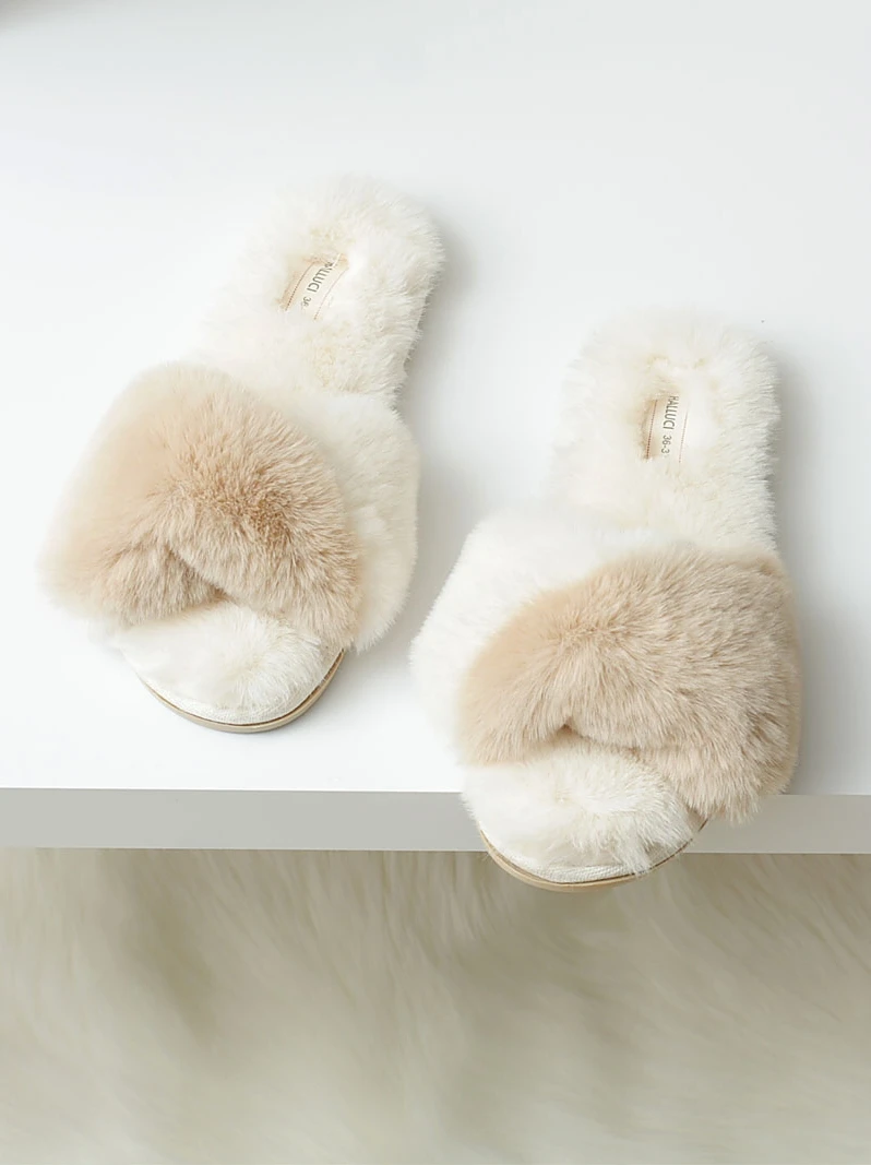 2021 autumn and winter new solid color round head flat bottom silent non-slip indoor girls slippers 2295
2021 autumn and winter new solid color round head flat bottom silent non-slip indoor girls slippers 2295