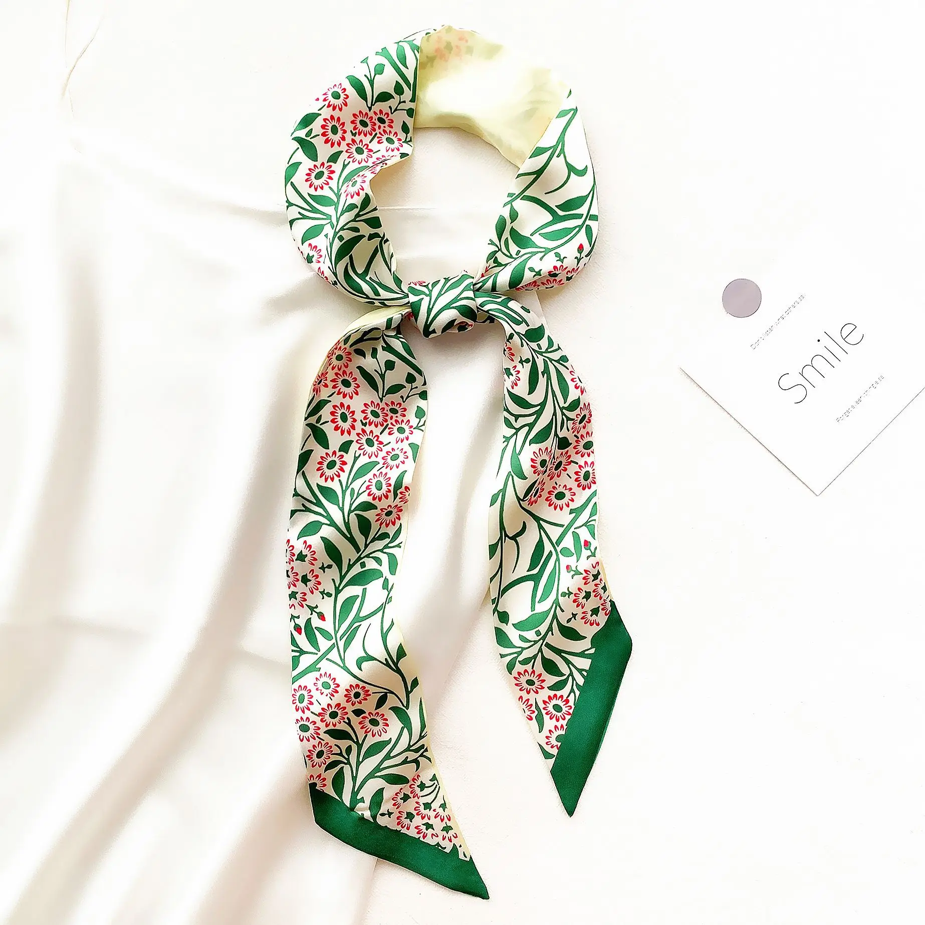 The new summer Korean edition fresh and original wind flowers and birds lady decorative ribbon headband scarf scarf custom
The new summer Korean edition fresh and original wind flowers and birds lady decorative ribbon headband scarf scarf custom