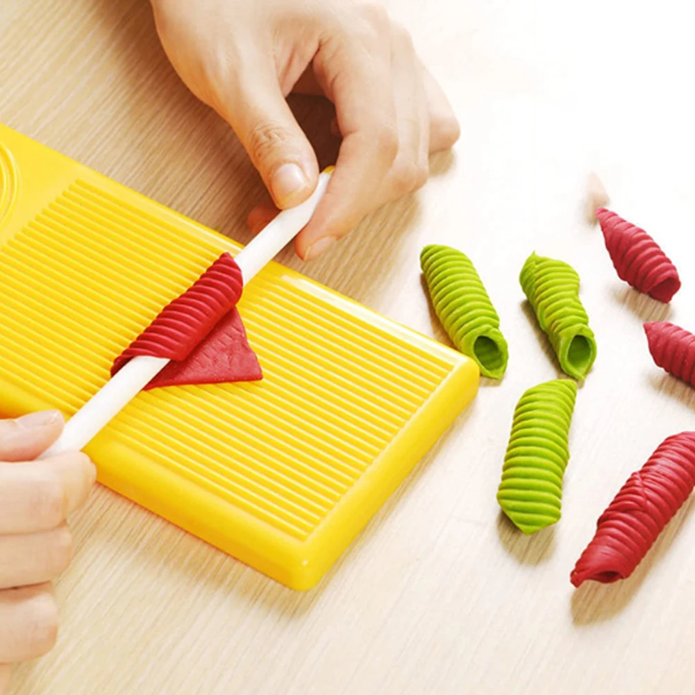 Multifunctional Spaghetti Macaroni Maker Noodle Machine DIY Macaroni Making Planchette Mold Pasta Cutter Kitchen Gadget tlsm
Multifunctional Spaghetti Macaroni Maker Noodle Machine DIY Macaroni Making Planchette Mold Pasta Cutter Kitchen Gadget tlsm